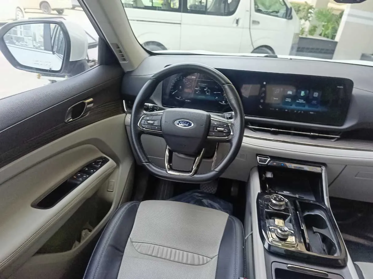 Car image 23