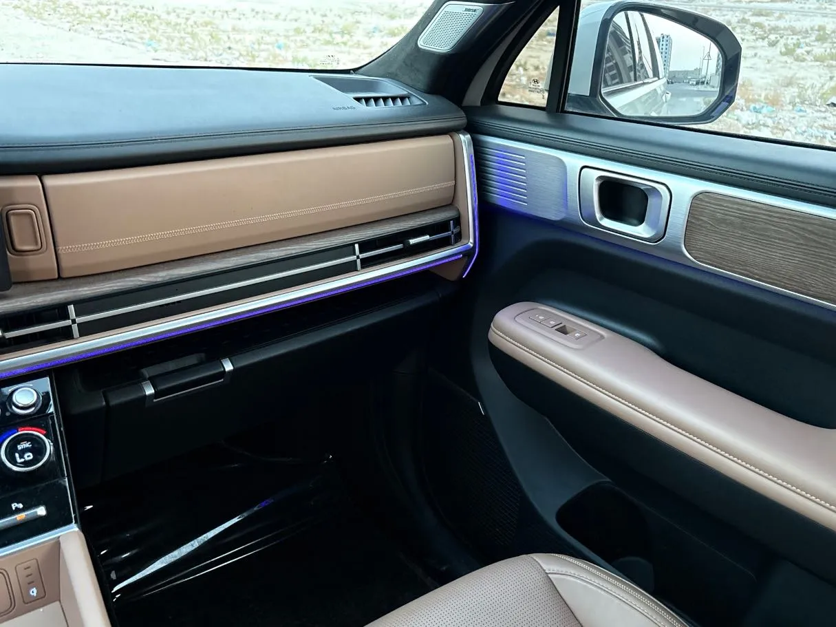 Car image 30