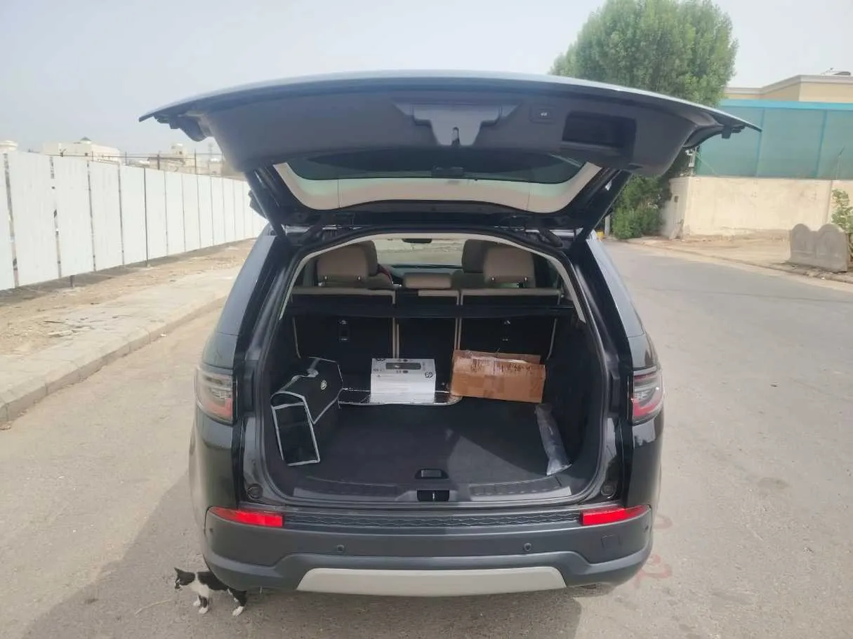 Car image 26