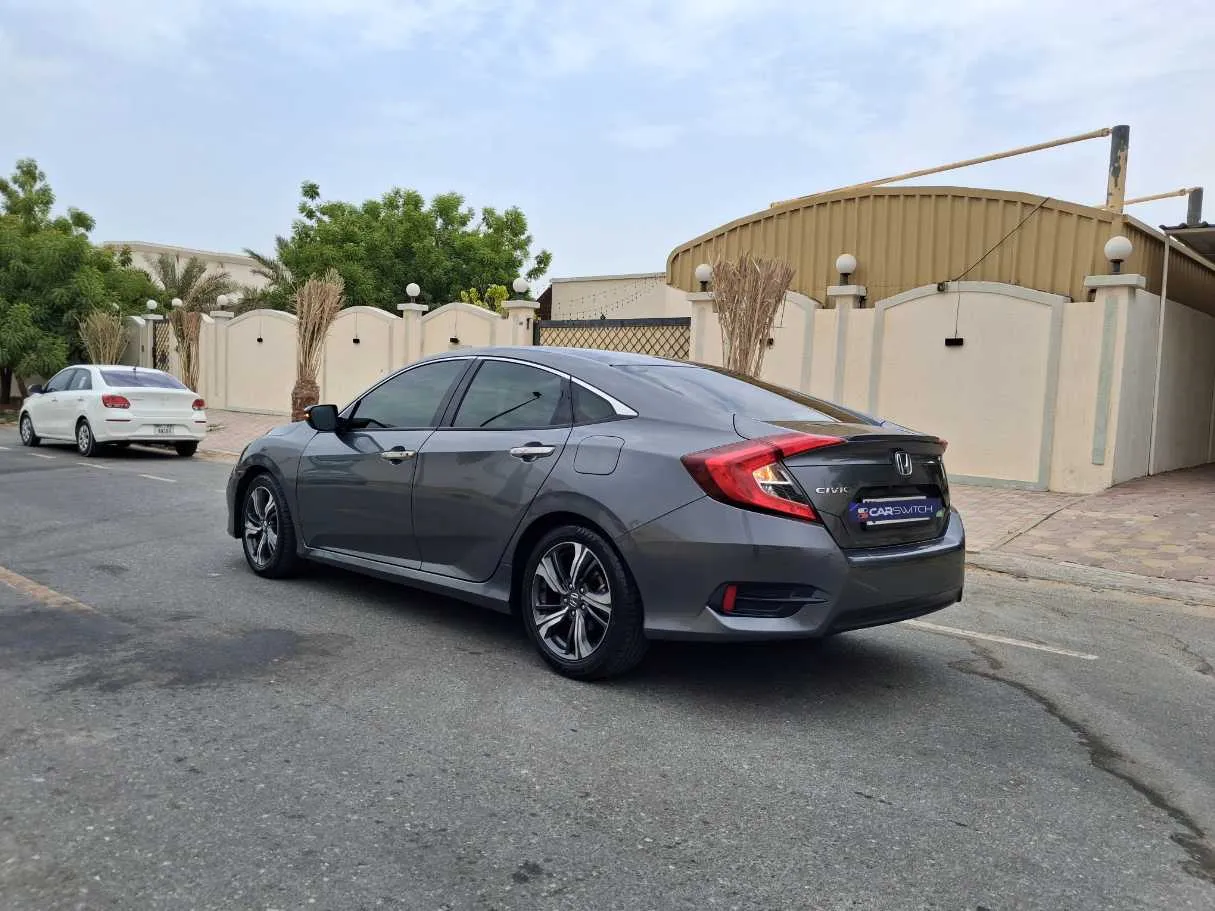 Car image 7