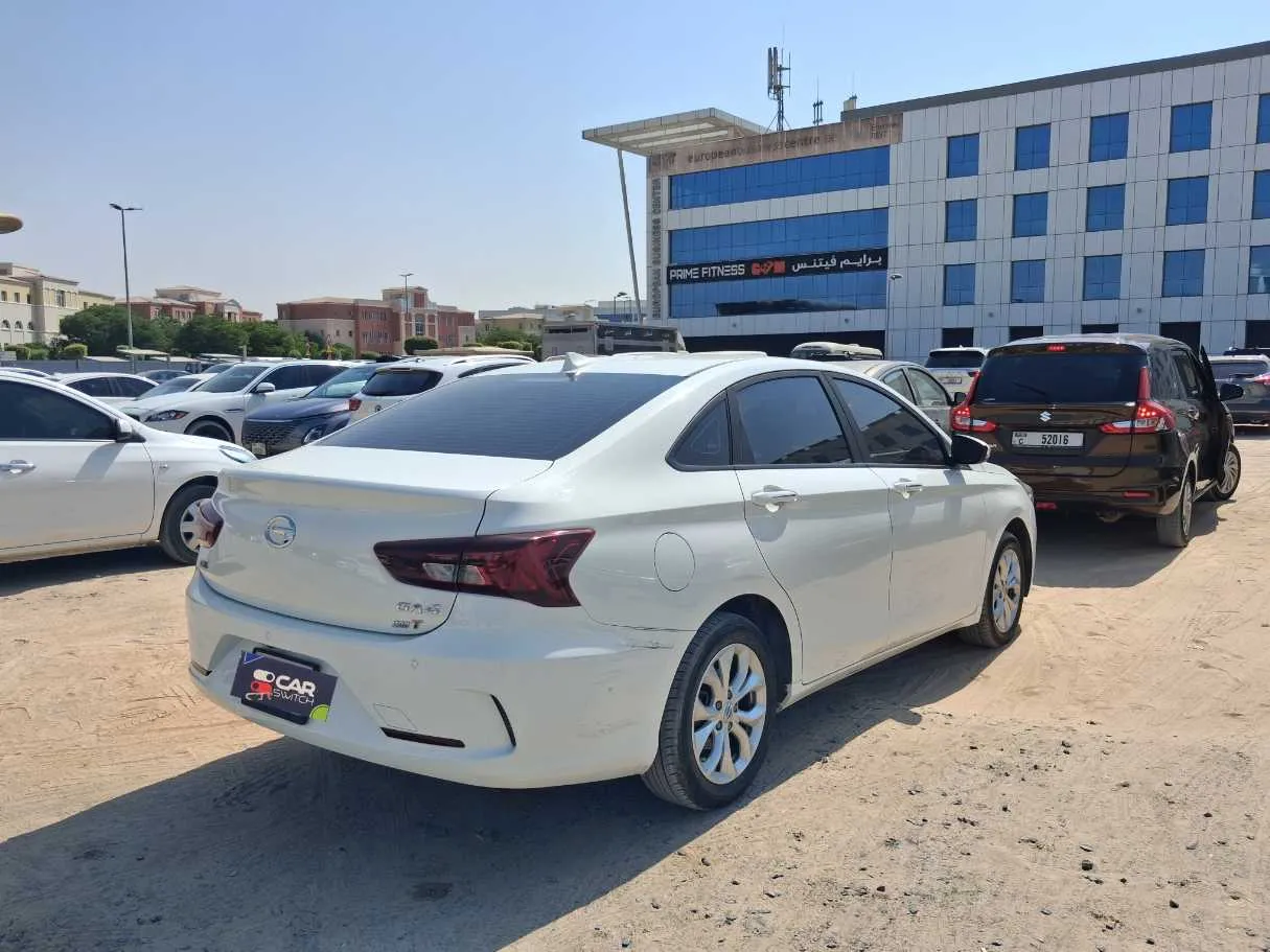 Car image 5