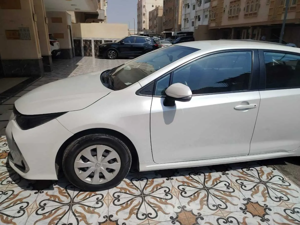 Car image 9