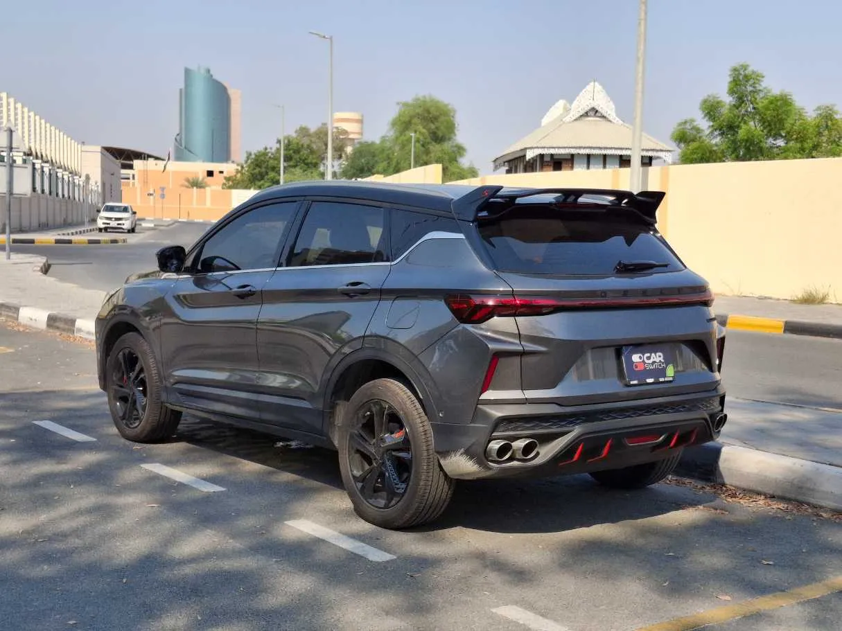 Car image 5