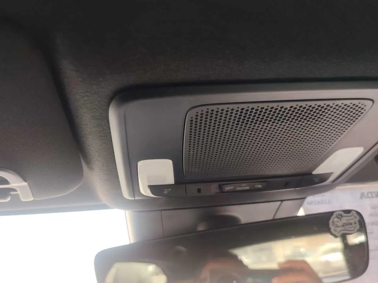 Car image 22