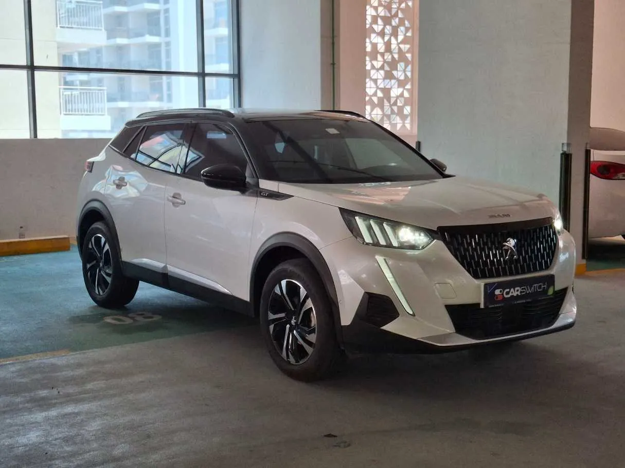 Car image 3