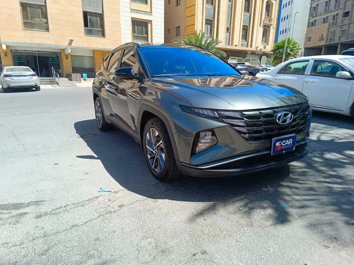 Car image 3