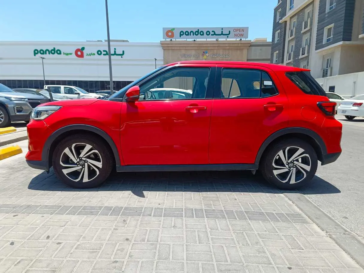 Car image 8