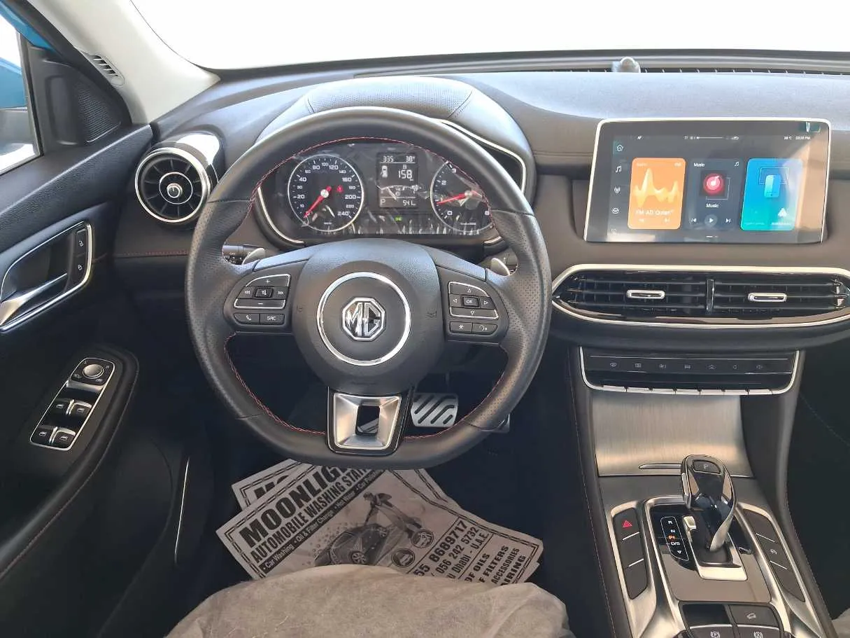 Car image 14