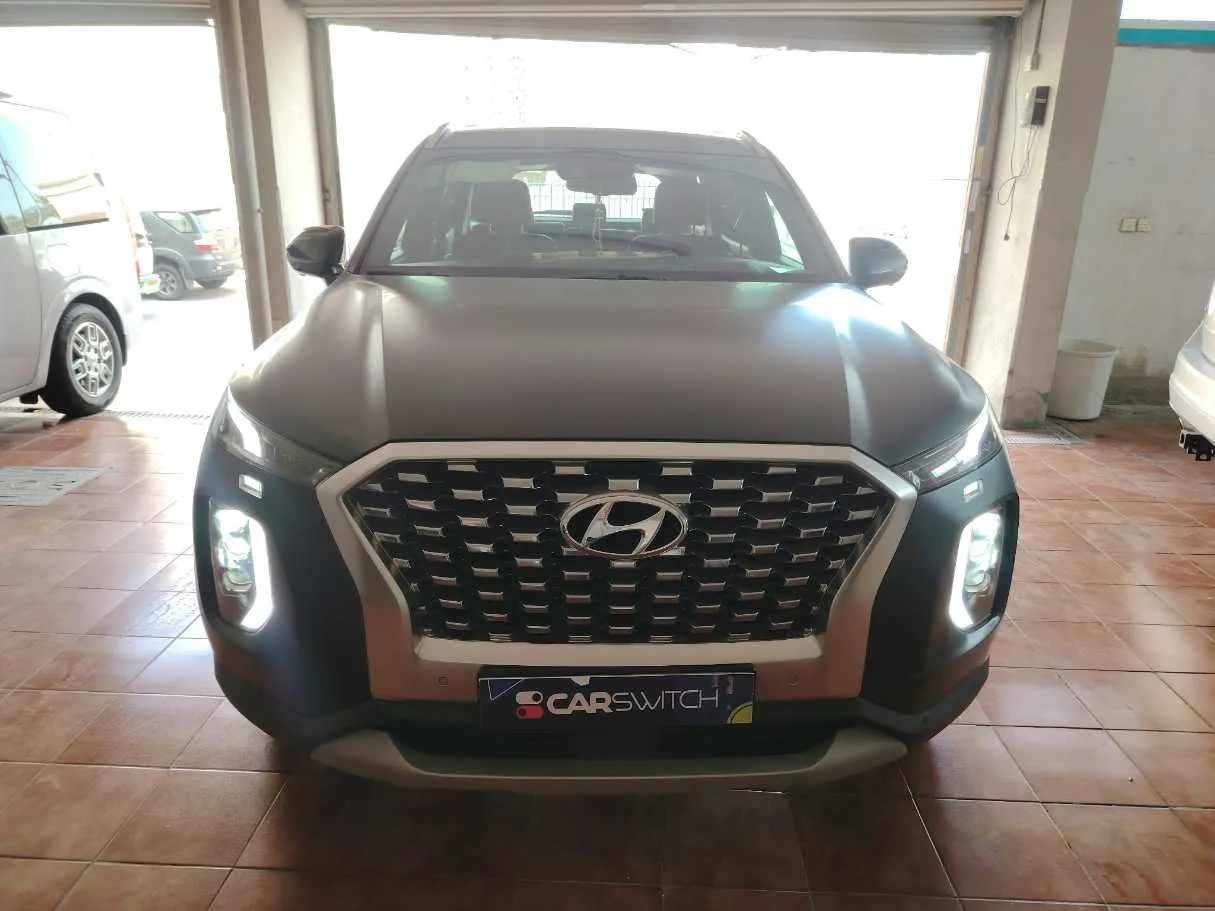 Car image 2