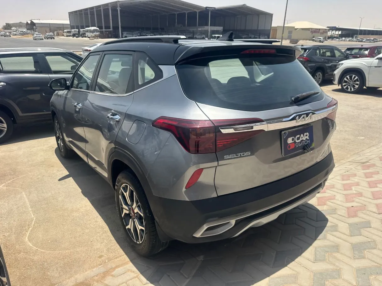 Car image 6