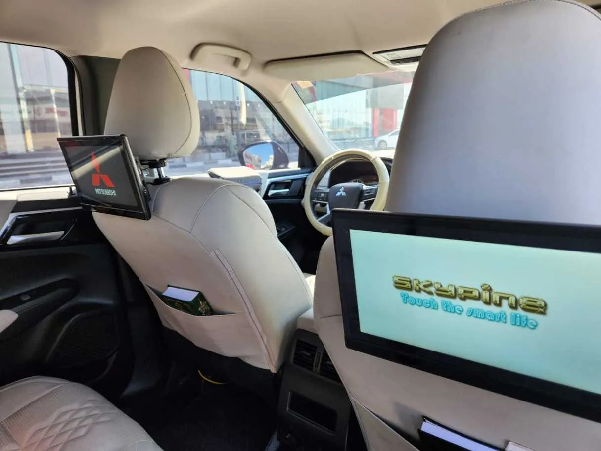 Car image 23