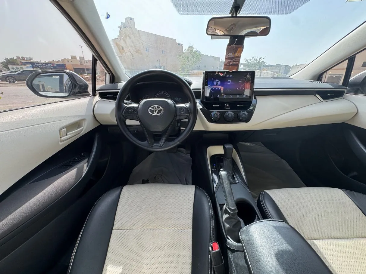 Car image 16