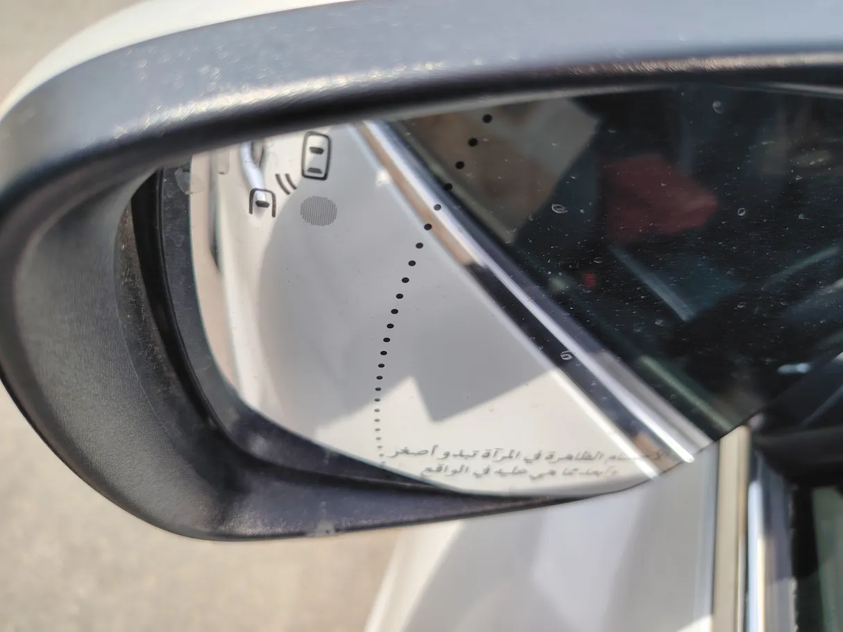 Car image 28