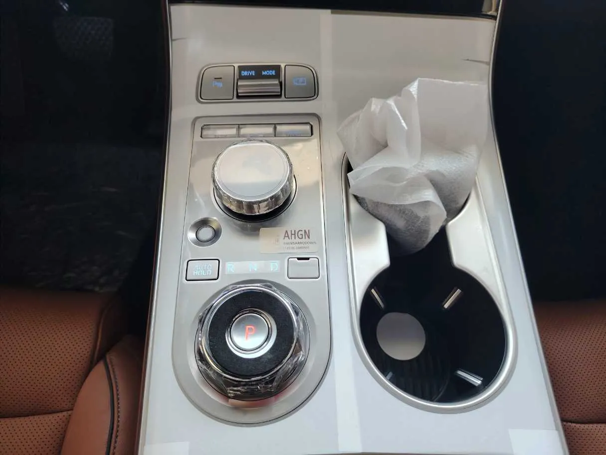 Car image 27