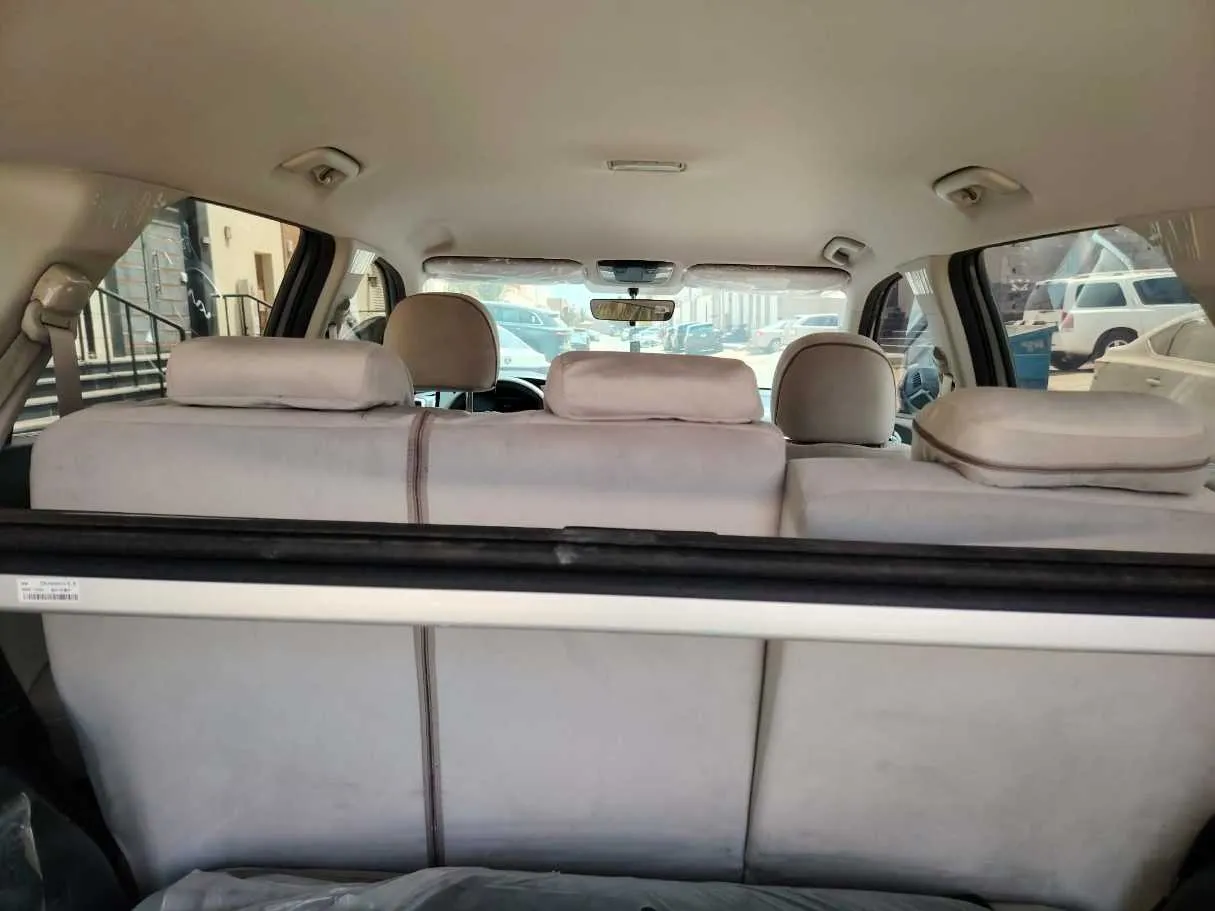 Car image 29