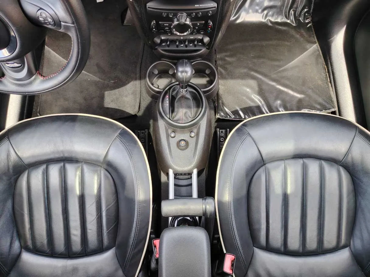 Car image 20