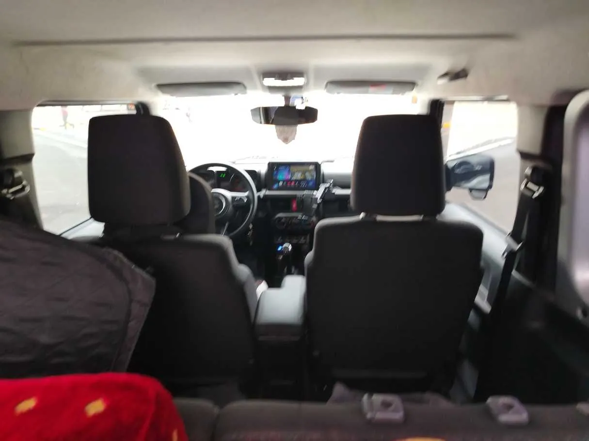 Car image 18