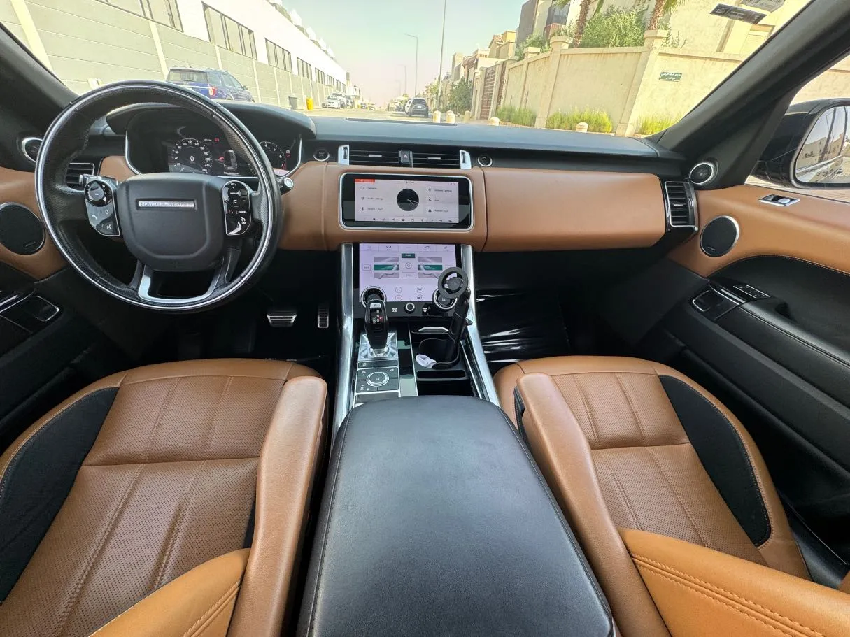 Car image 15