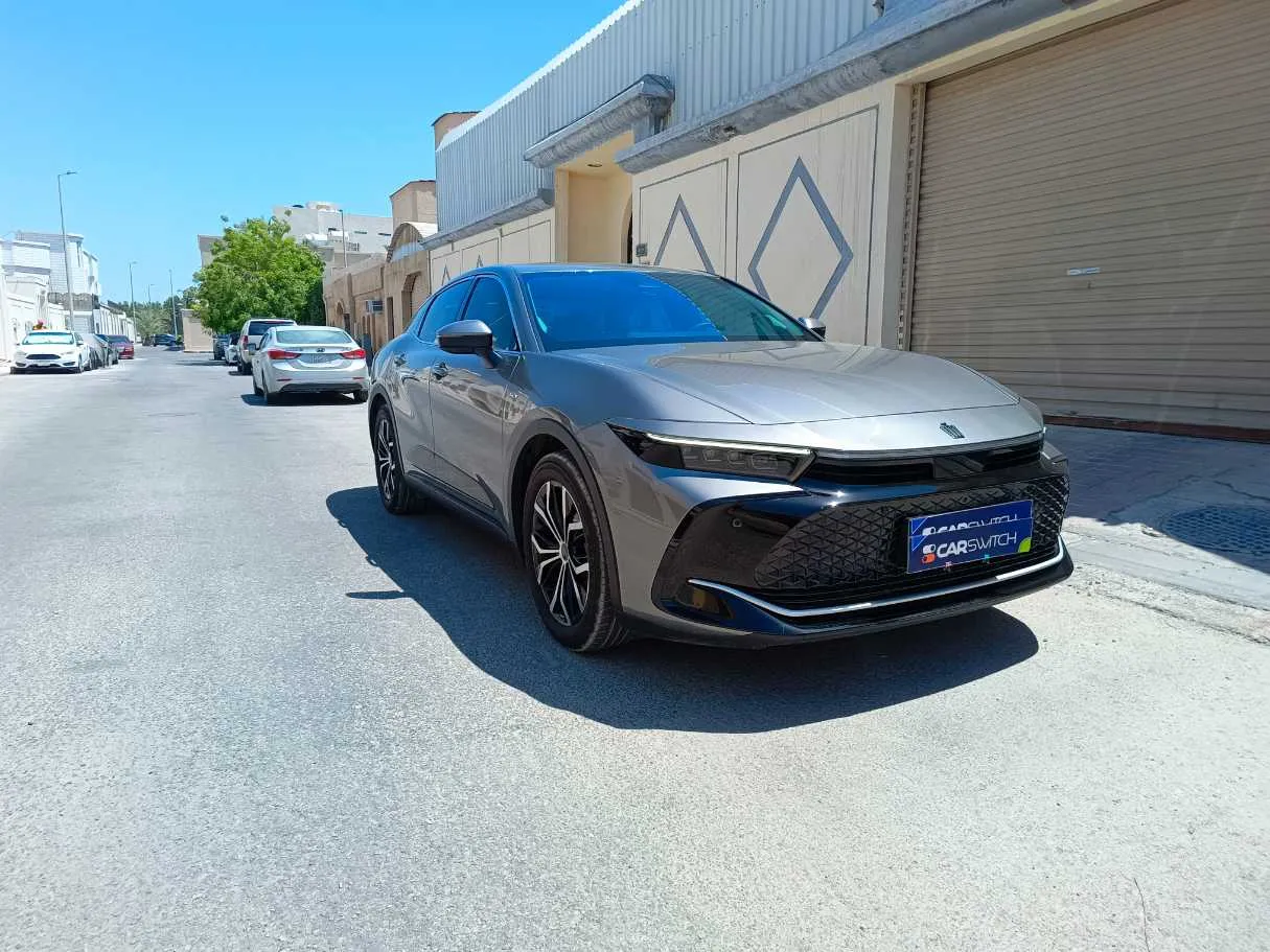 Car image 4
