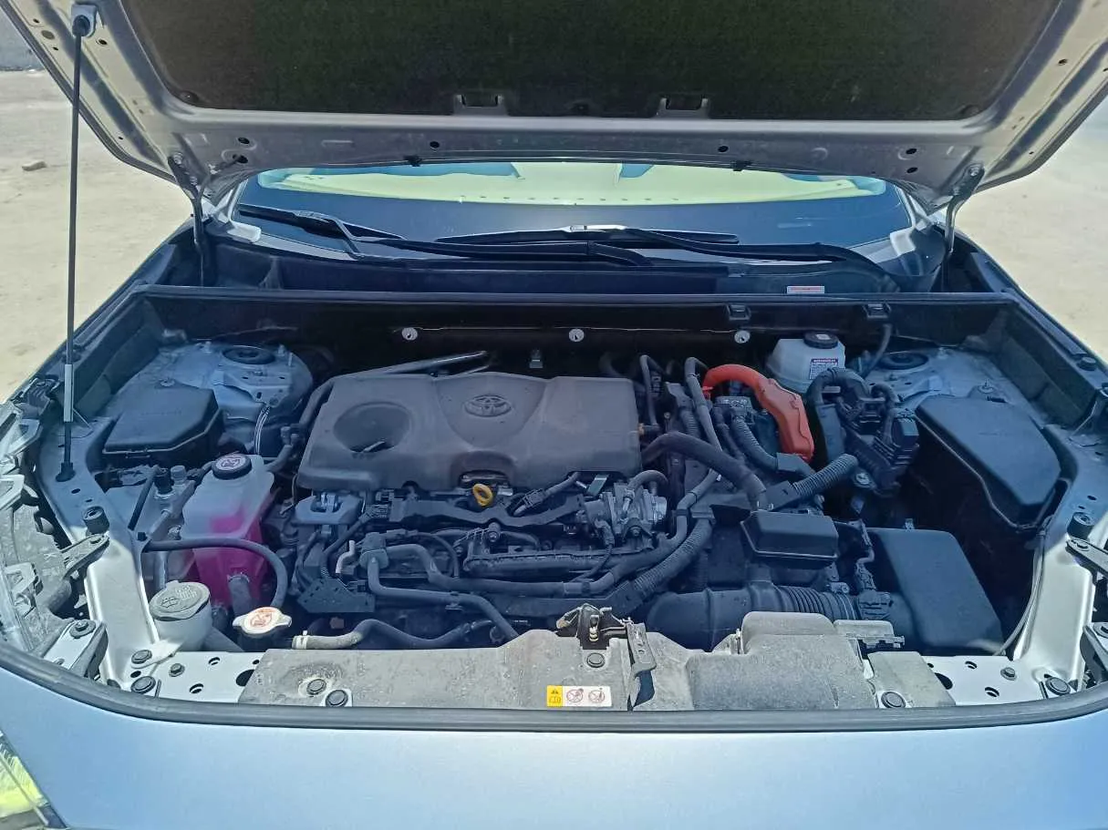 Car image 30