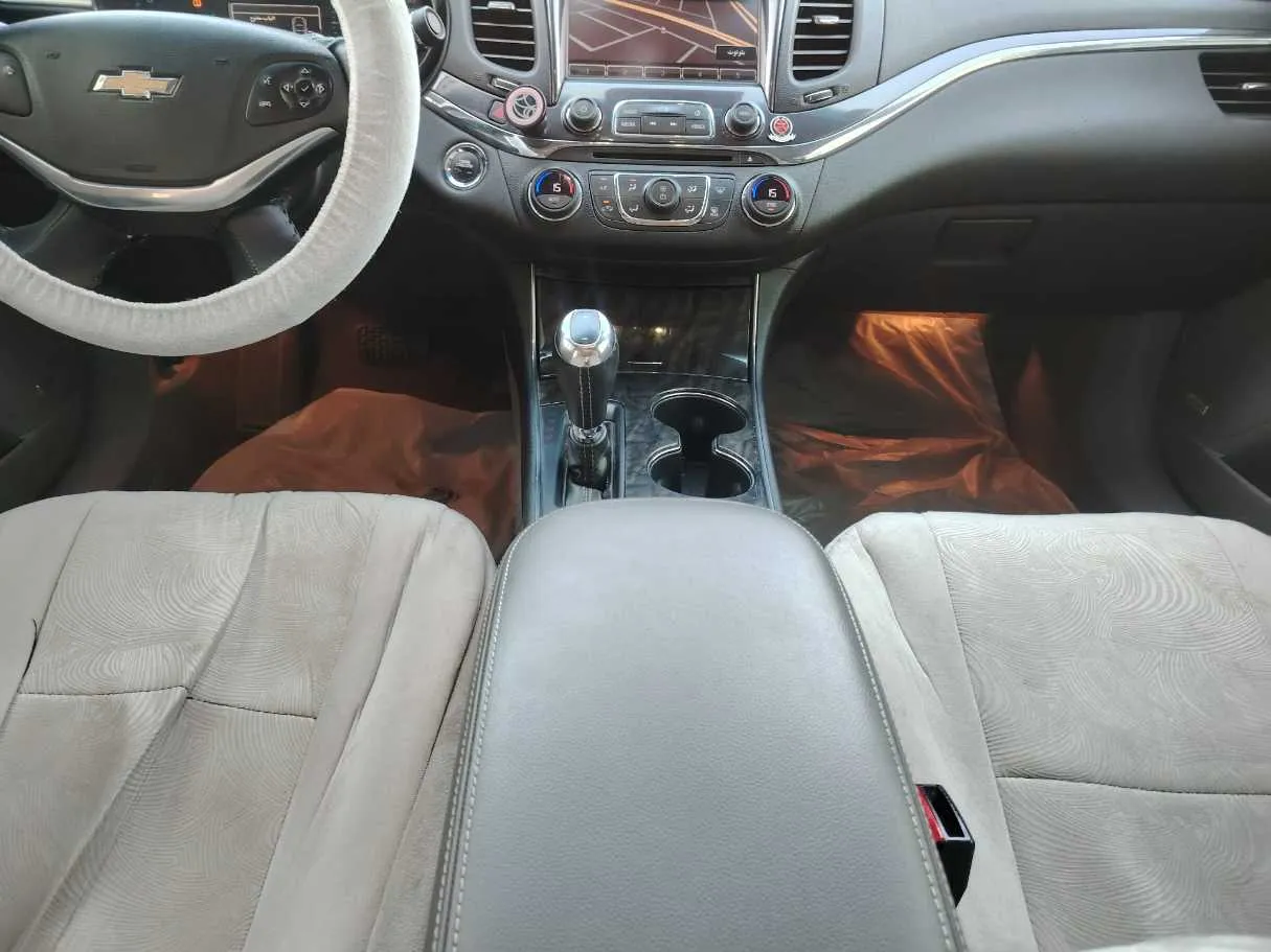 Car image 23