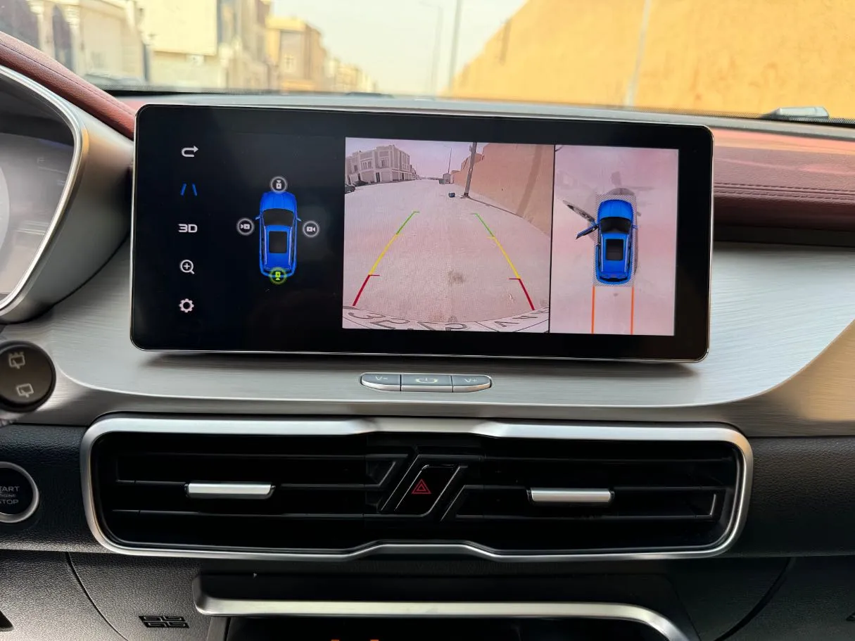 Car image 19