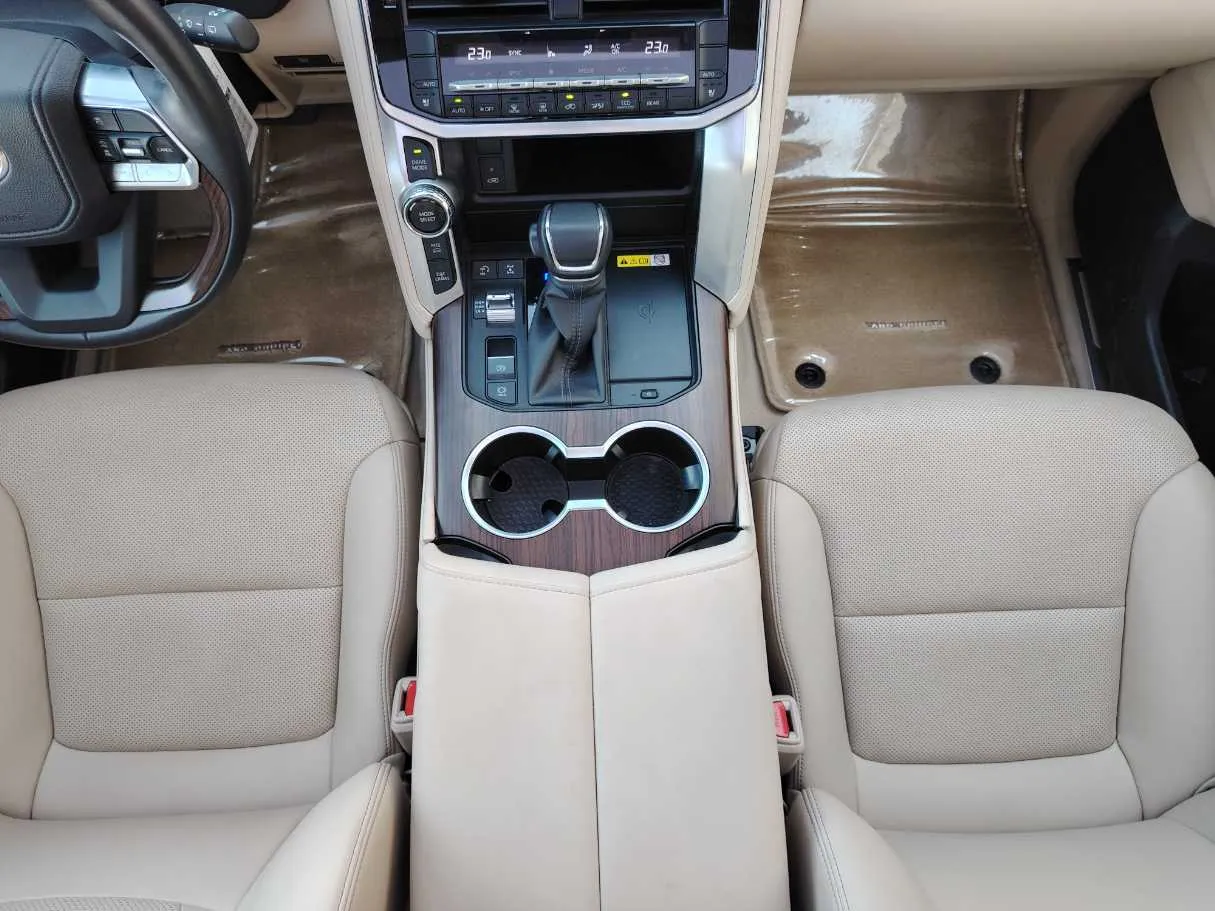 Car image 21