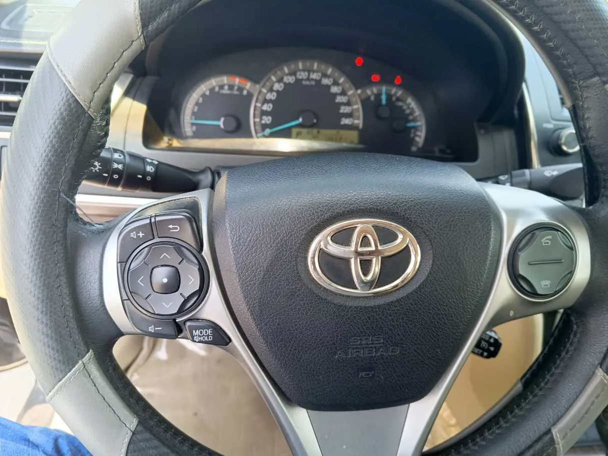 Car image 26