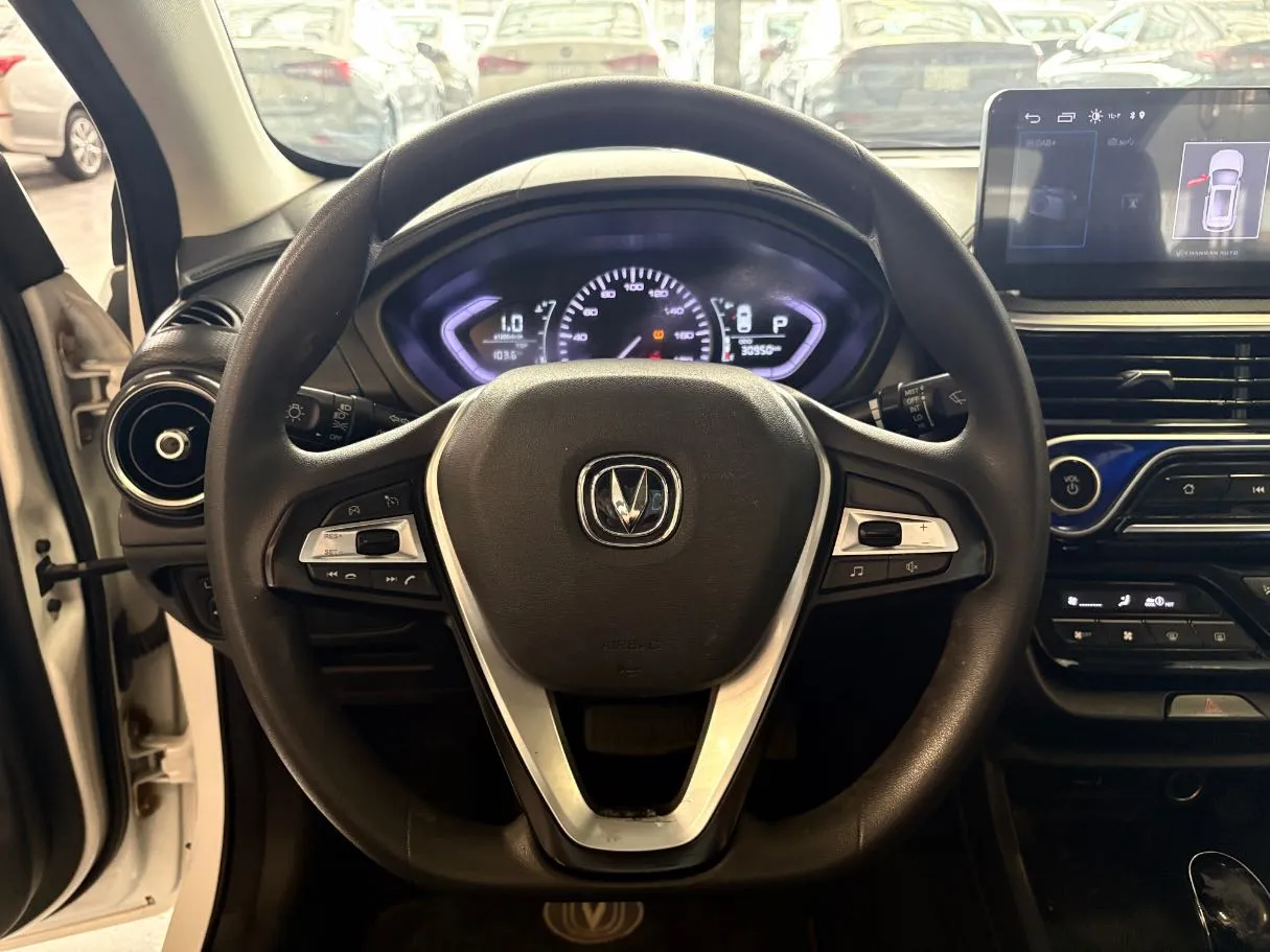 Car image 13
