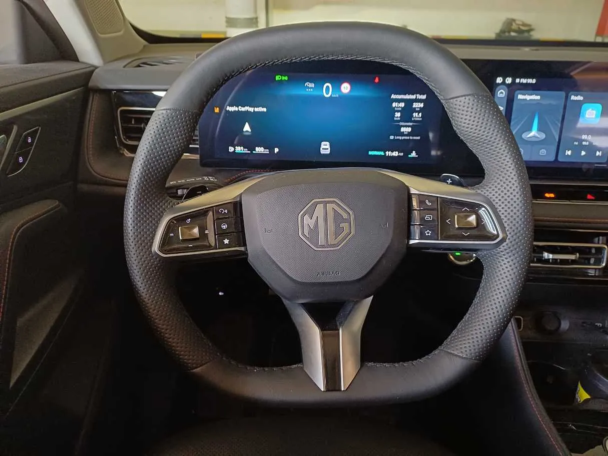 Car image 13