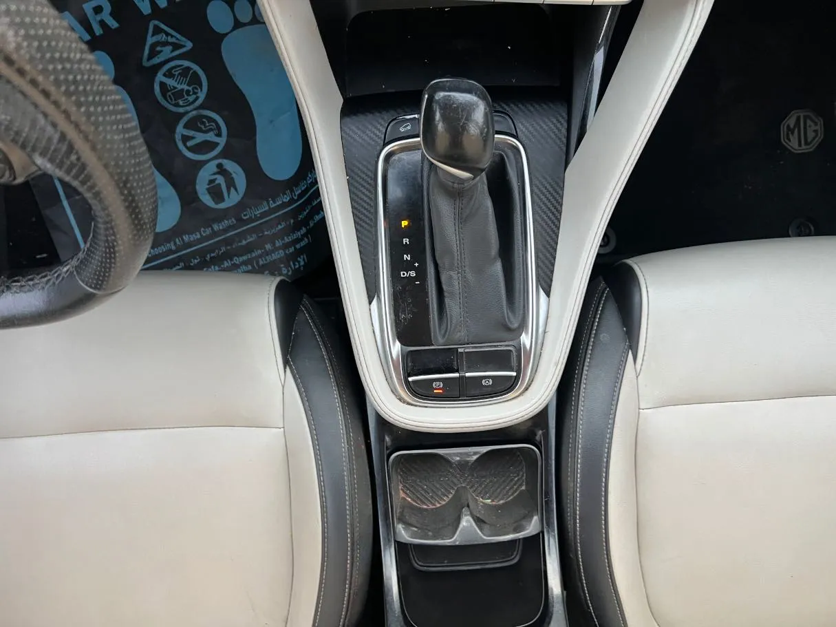 Car image 16