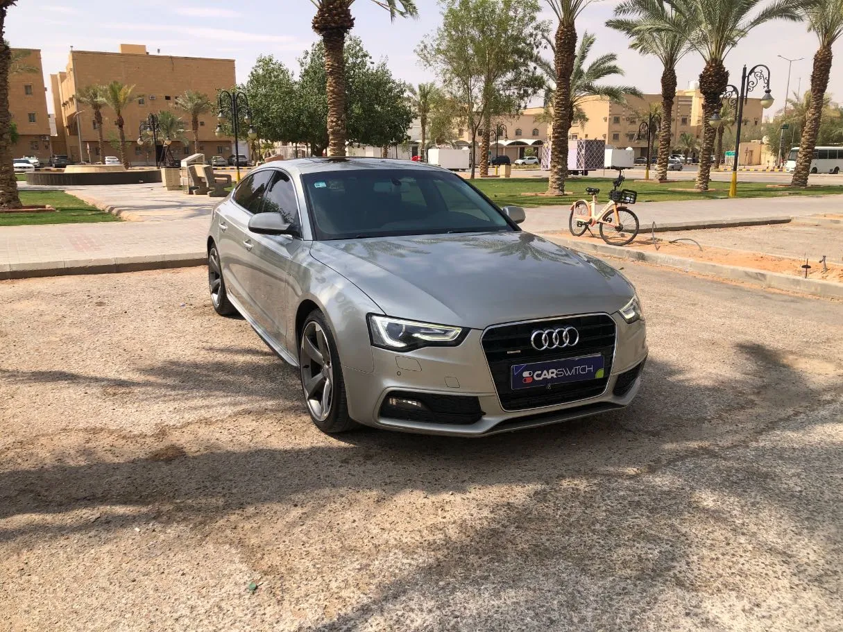 Car image 3