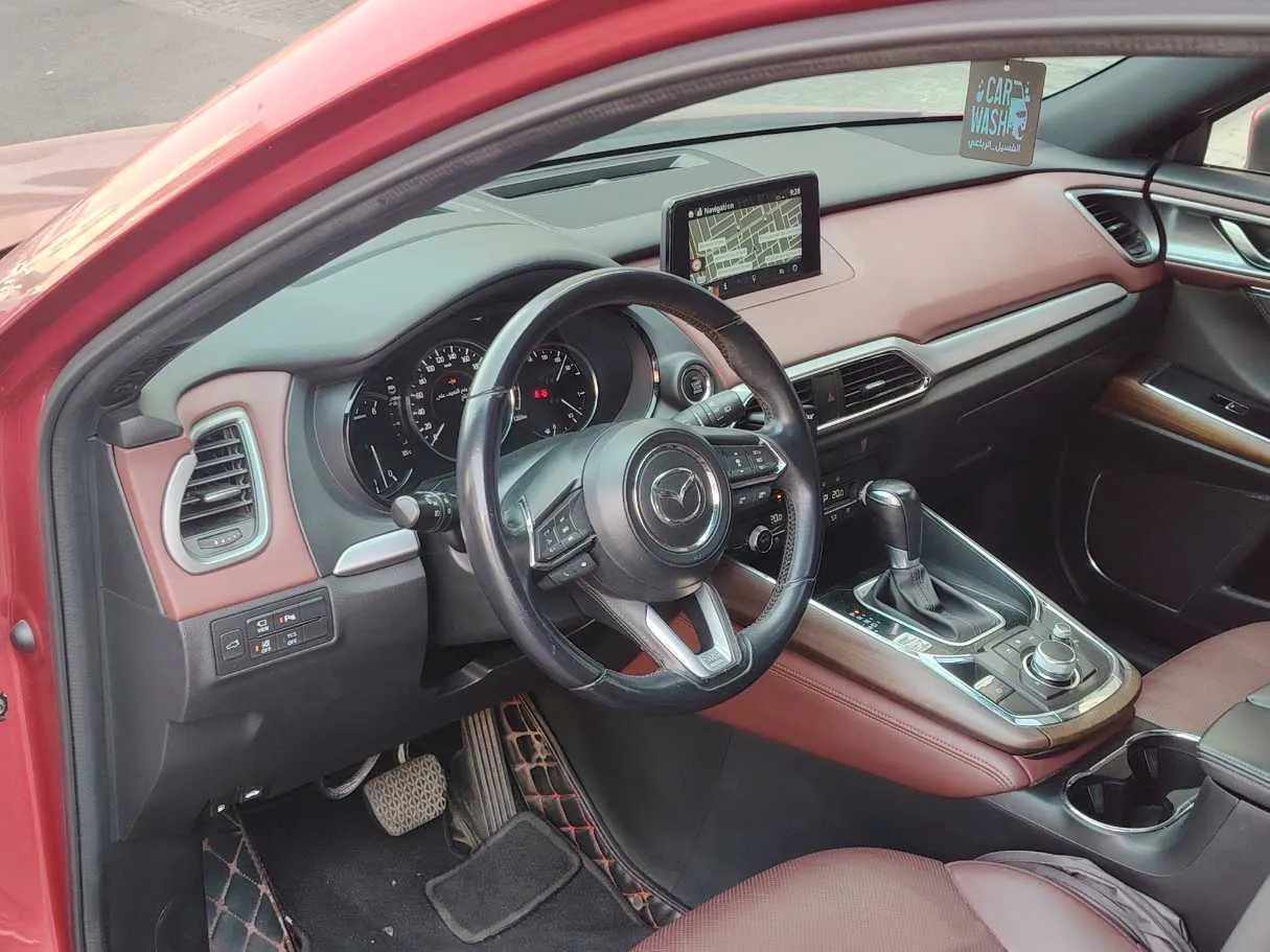 Car image 13