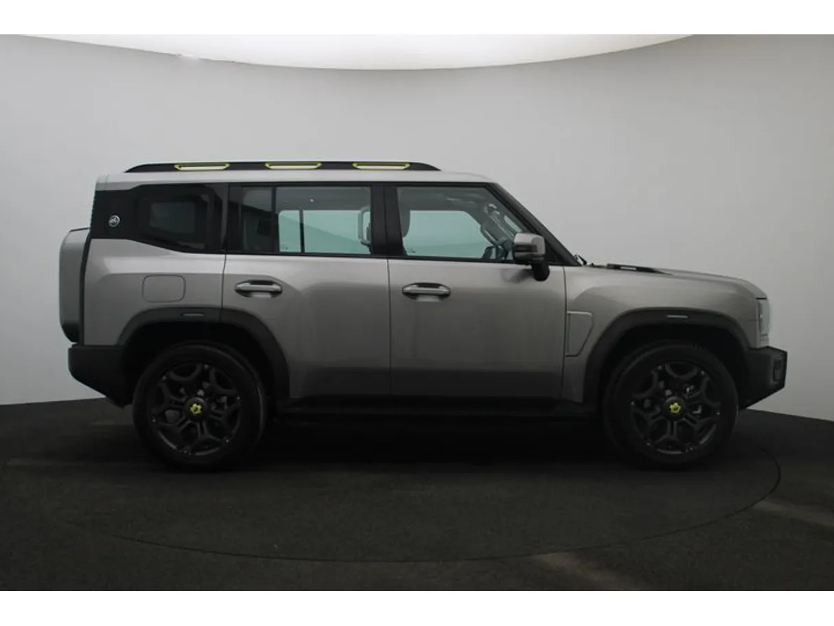 Car image 13