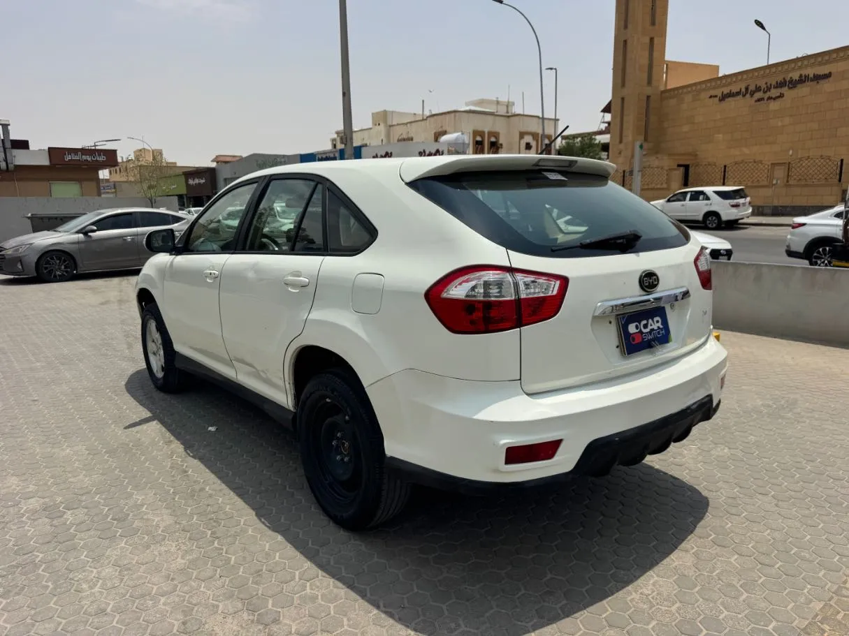 Car image 7