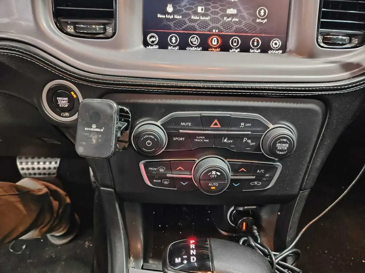 Car image 24