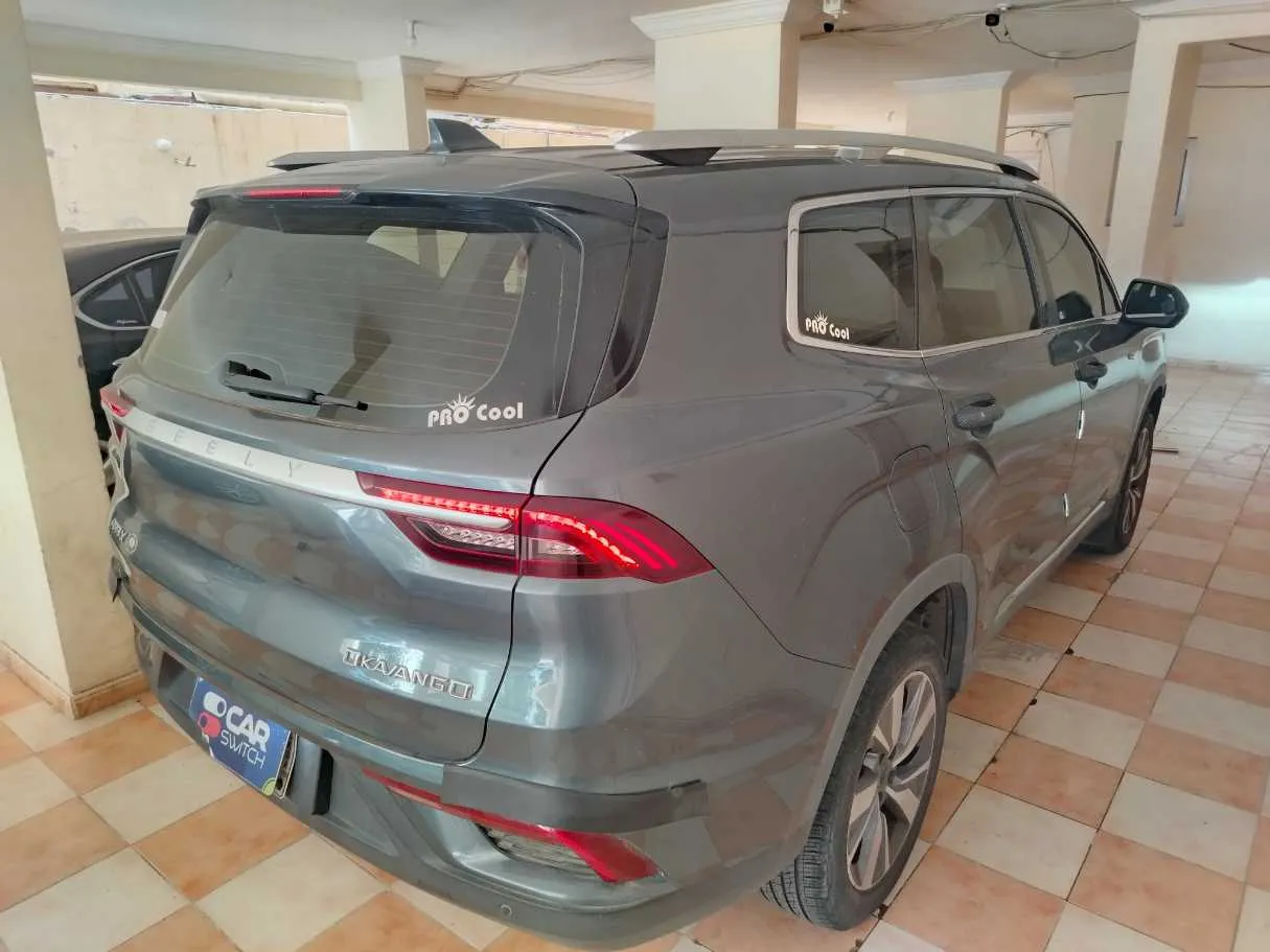 Car image 5