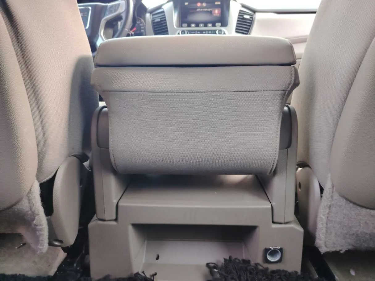 Car image 24