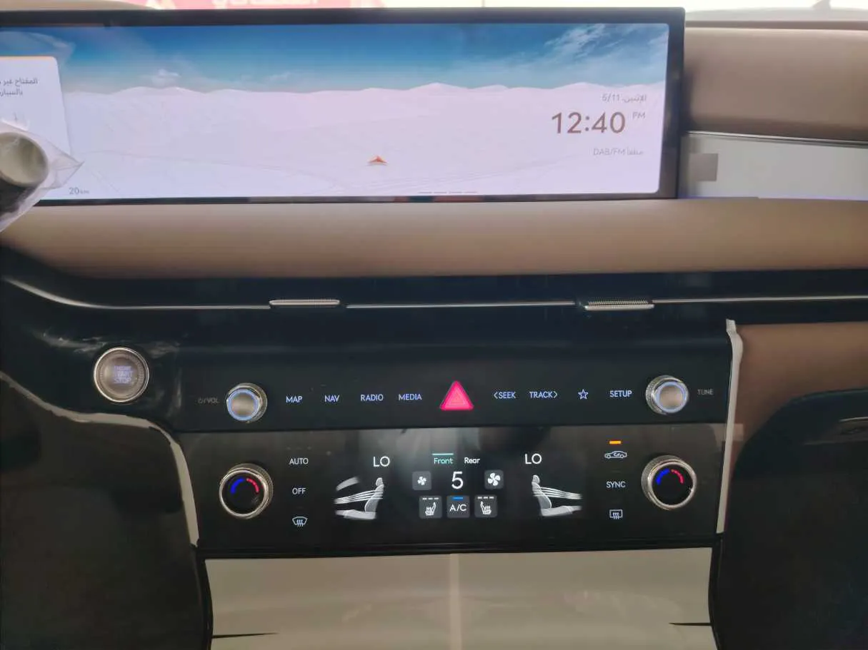 Car image 26