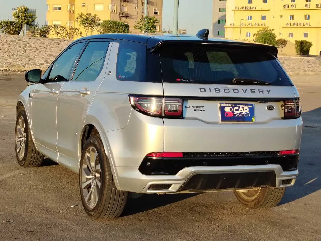 Car image 7