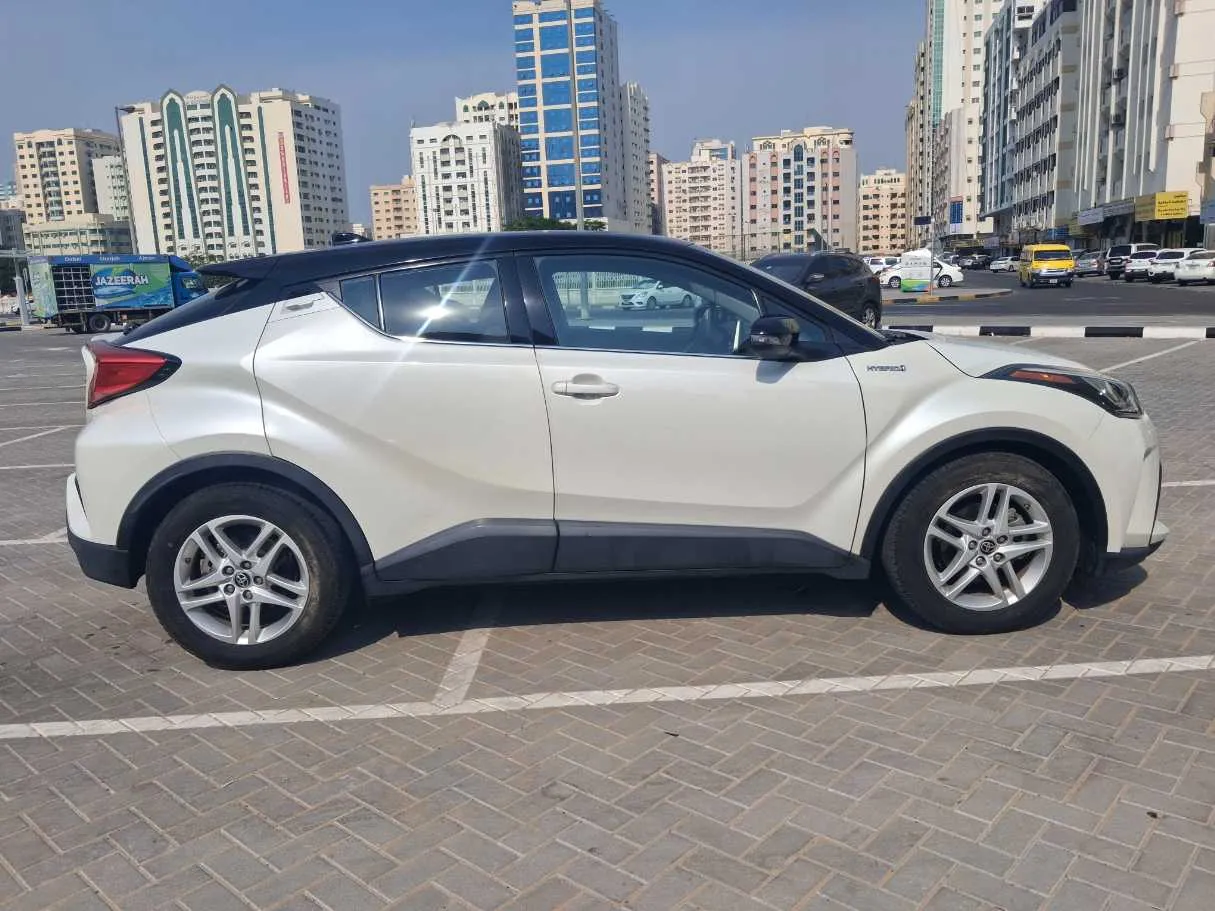 Car image 3