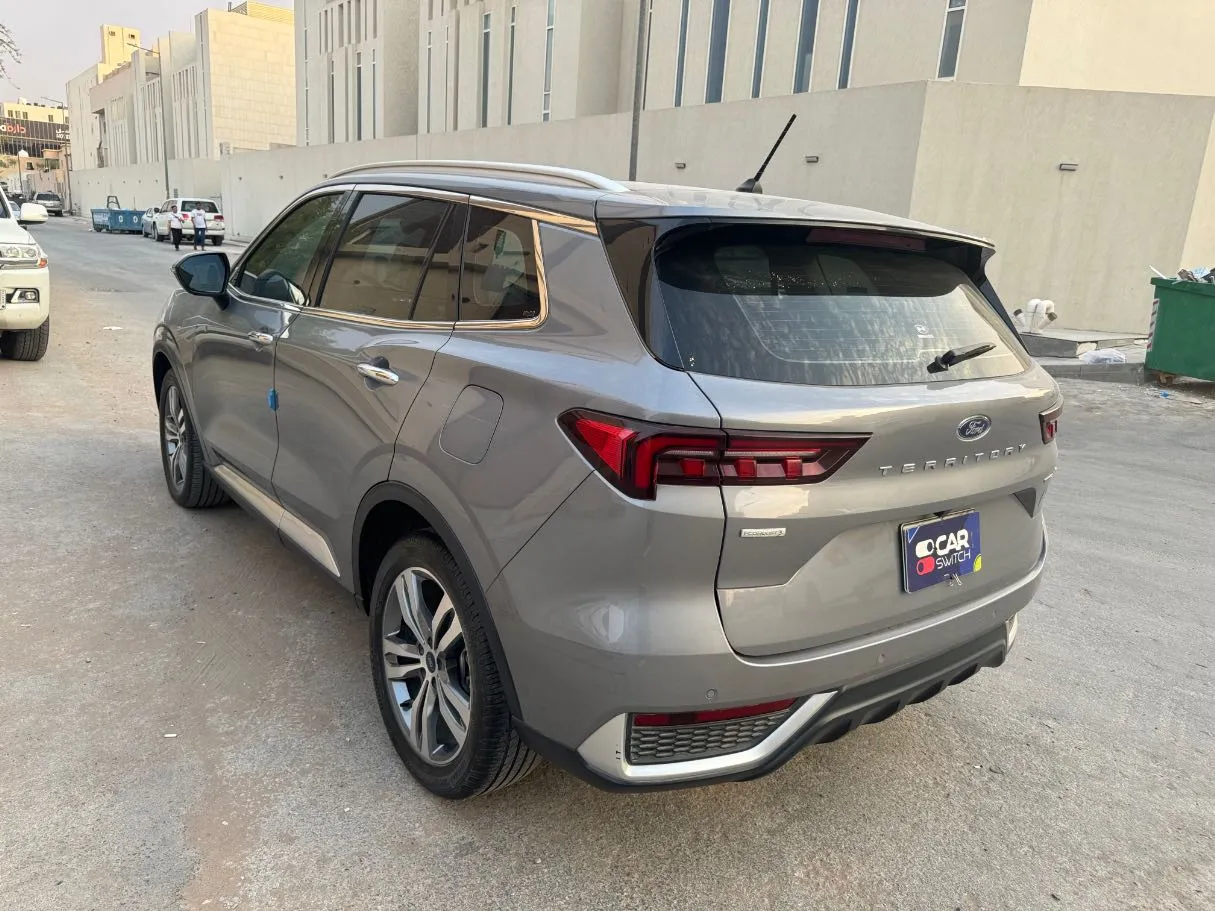 Car image 7