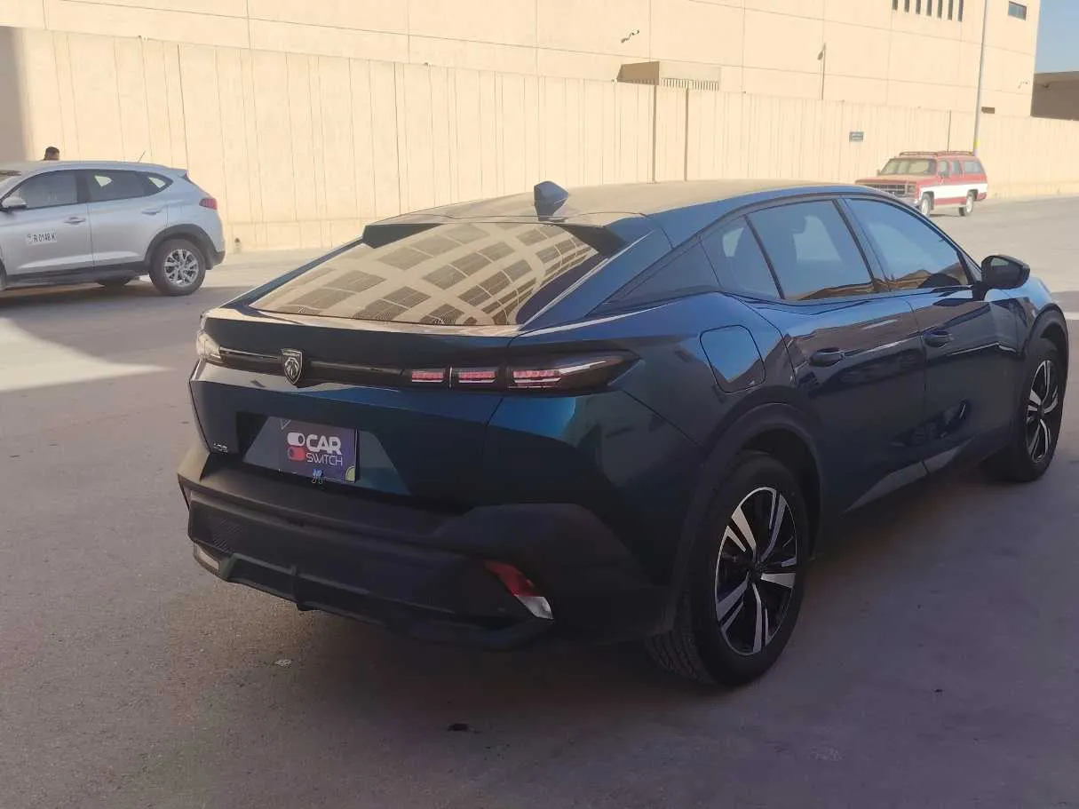 Car image 5
