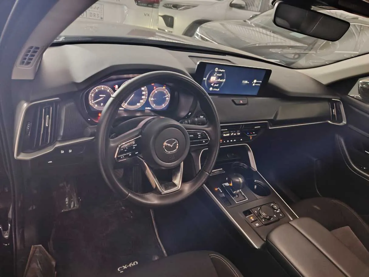 Car image 13