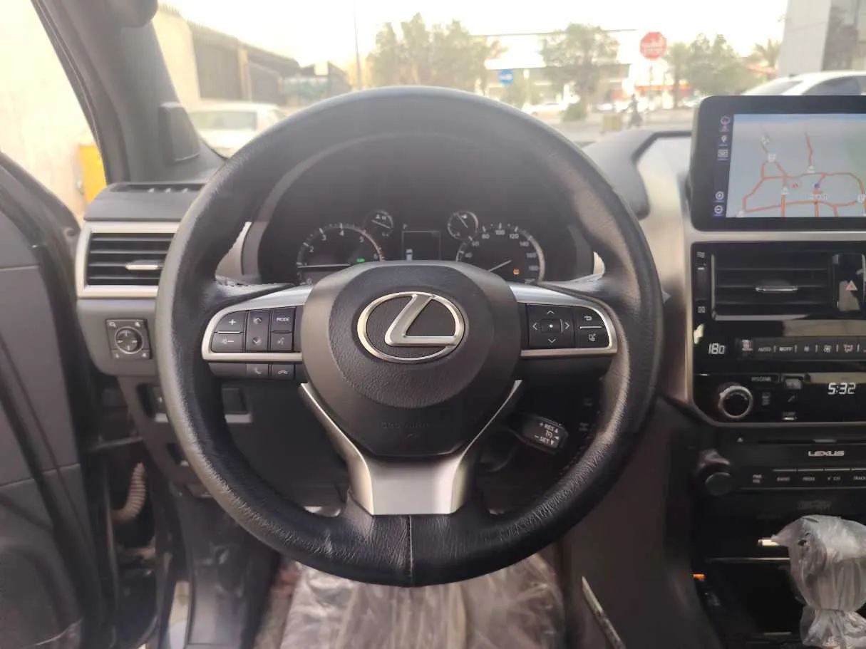 Car image 23