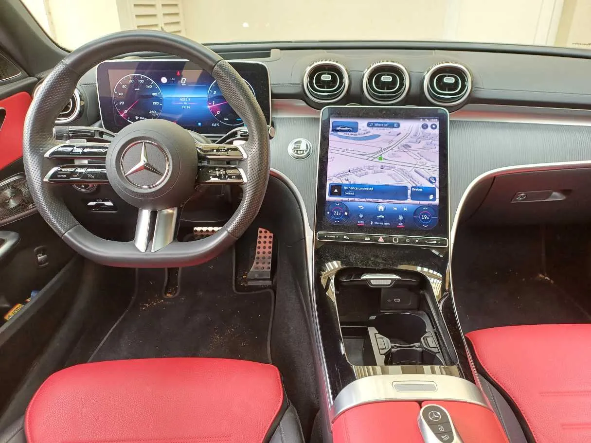Car image 16