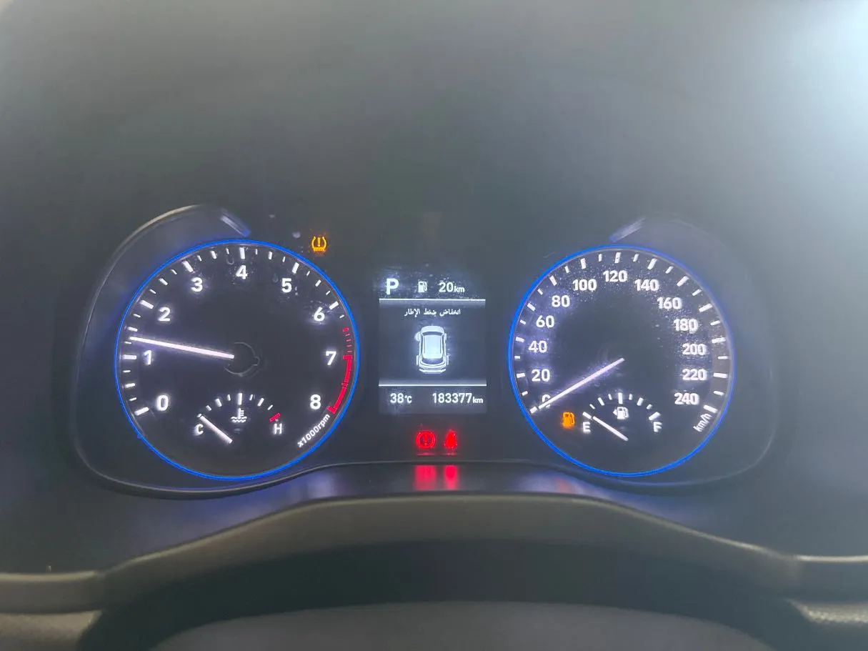Car image 10