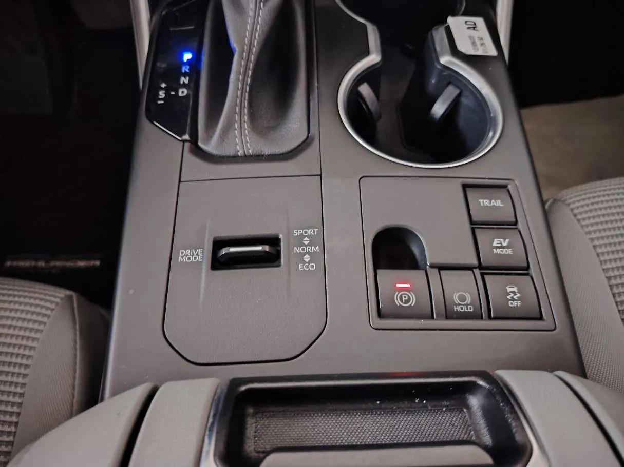 Car image 23