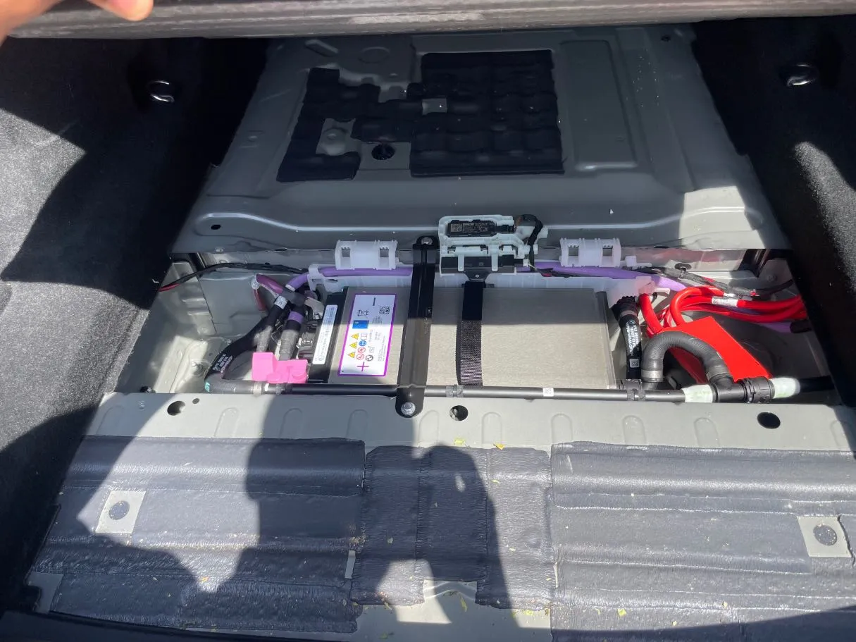 Car image 24