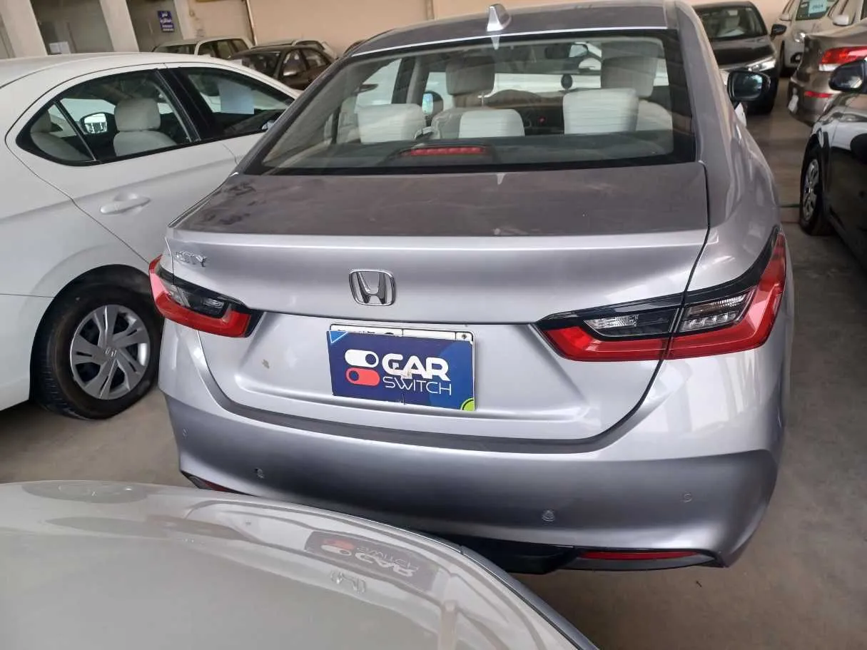 Car image 6